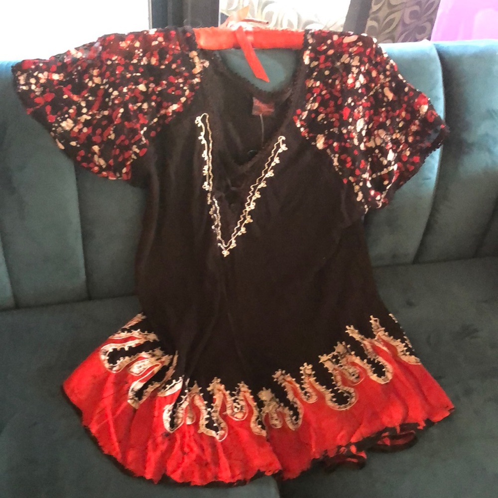 NWT Vibrant Top OS
